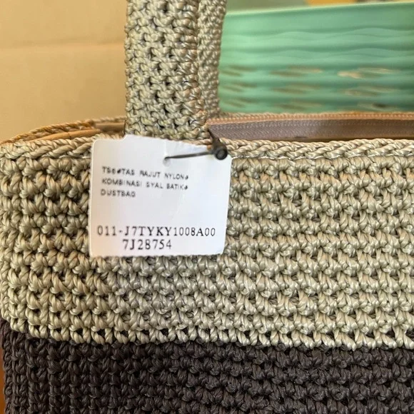 NWT Batik Keris Bag with Dustbag - Picture 9 of 10